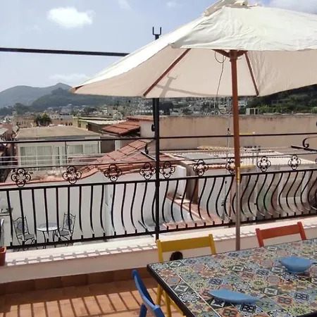 La Casa Rosa Di Giulia Nyaraló Ischia